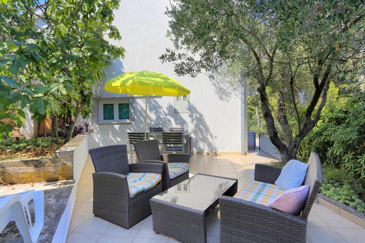 Apartments By The Sea Arbanija, Ciovo - 4320 Trogir Exteriör bild
